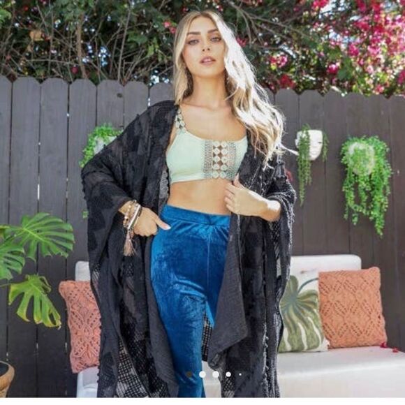 Black Cardigan‎ - Picture 1 of 2